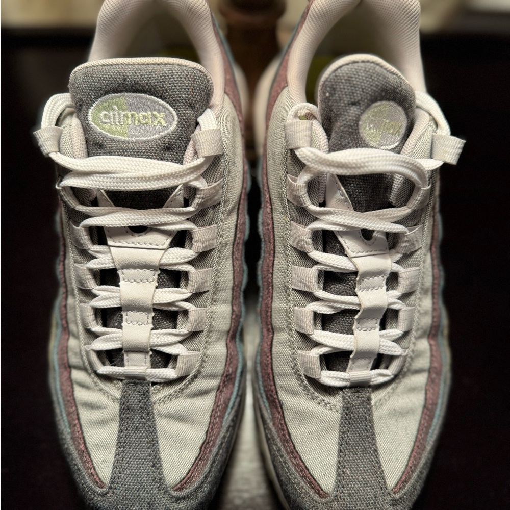 Nike Air Max Men's Shoes - Grey and White